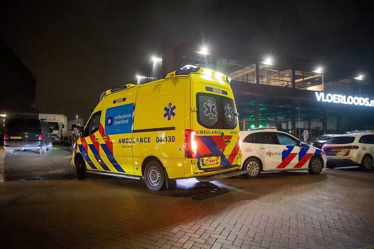 Ambulance en politie op de Gildestraat. - Foto: Hugo Janssen