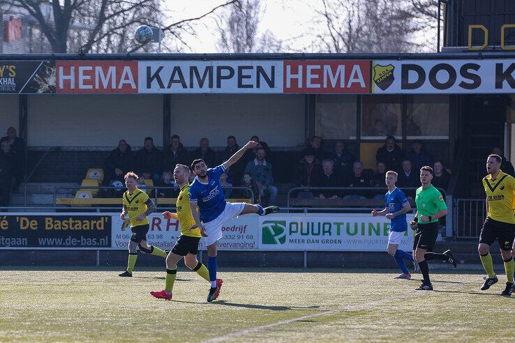 In beeld: DOS Kampen wint van zwak WVF - Foto: Henri Zuidberg