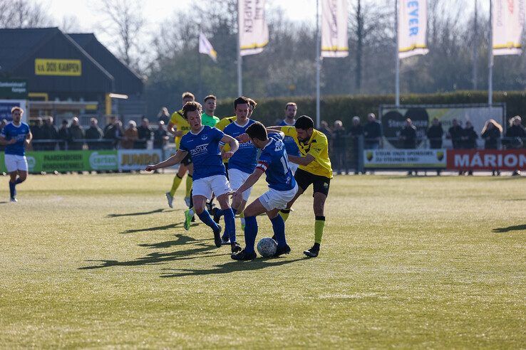 In beeld: DOS Kampen wint van zwak WVF - Foto: Henri Zuidberg