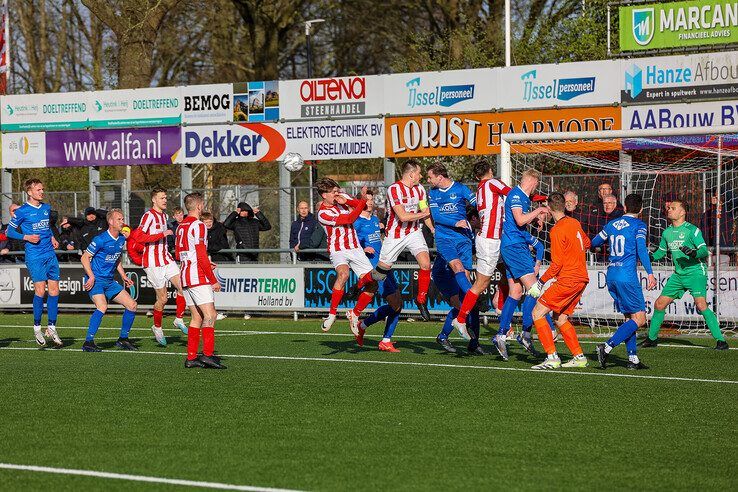 In beeld: IJVV verliest streekderby in eigen huis - Foto: Henri Zuidberg