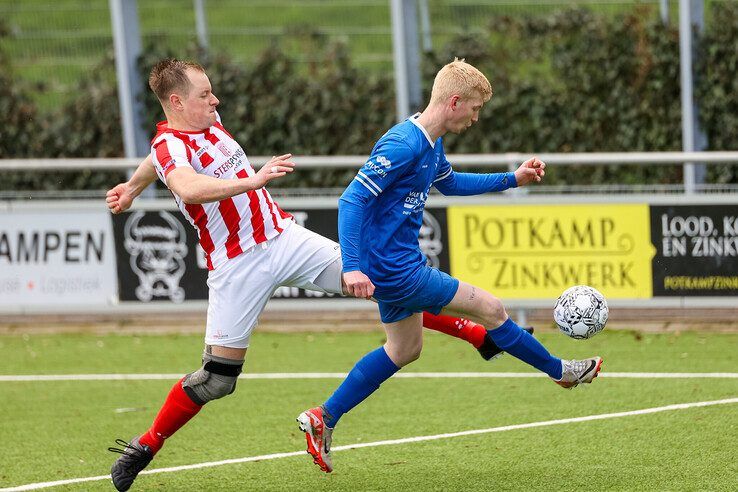 In beeld: IJVV verliest streekderby in eigen huis - Foto: Henri Zuidberg