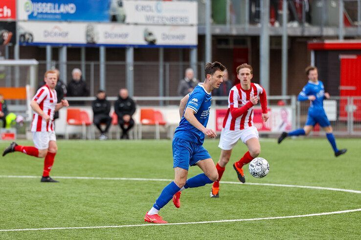 In beeld: IJVV verliest streekderby in eigen huis - Foto: Henri Zuidberg