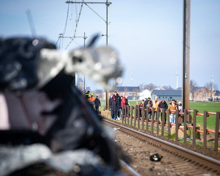 Trein ramt auto op spoorwegovergang Kamperlijntje - Foto: Hugo Janssen