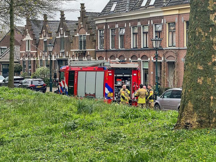 Meerdere woningen in 3e Ebbingestraat ontruimd vanwege benzinelucht - Foto: Martijn Schaap