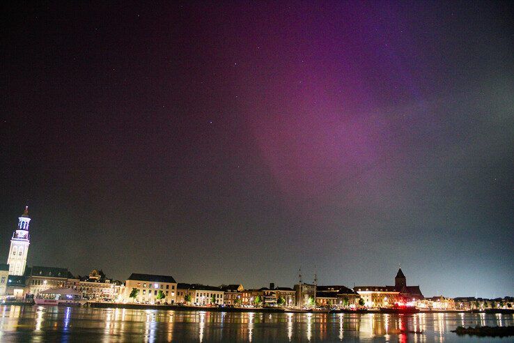 Noorderlicht boven Kampen. - Foto: Pascal Winter