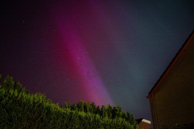 Zonnestorm veroorzaakt zeldzaam helder noorderlicht boven Kampen - Foto: Pascal Winter