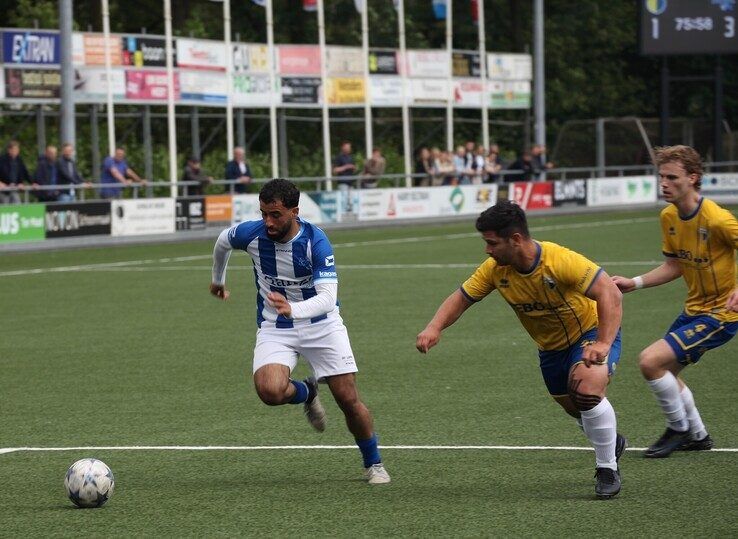 In beeld: KHC trapt zich naar hoogste amateurniveau in Kampen en ’top 3′ in IJsseldelta - Foto: Henk Jan de Gans