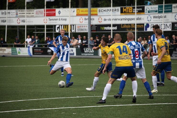 In beeld: KHC trapt zich naar hoogste amateurniveau in Kampen en ’top 3′ in IJsseldelta - Foto: Henk Jan de Gans