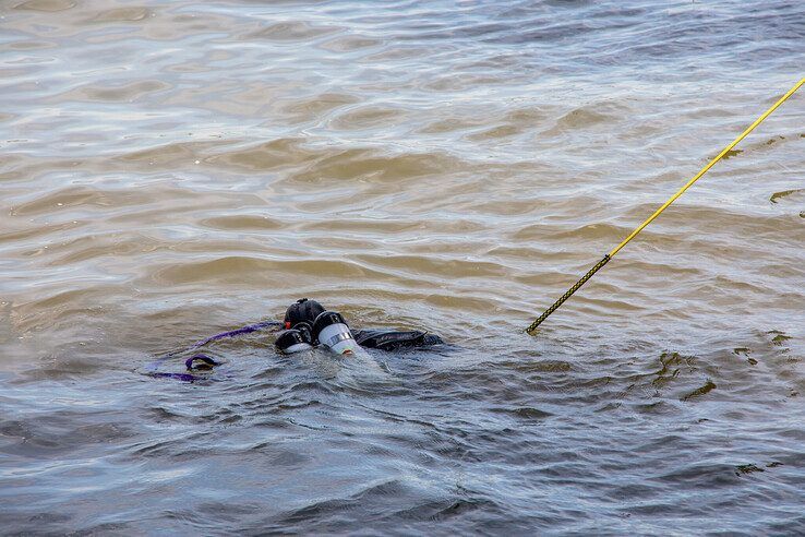 Harley-Davidson plonst in IJssel bij Kampen - Foto: Ruben Meinten