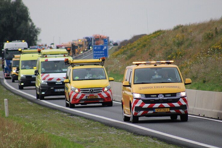 In Beeld: Kampen loopt uit voor Broshuis Truckstar Festival konvooi - Foto: Hardo Junte