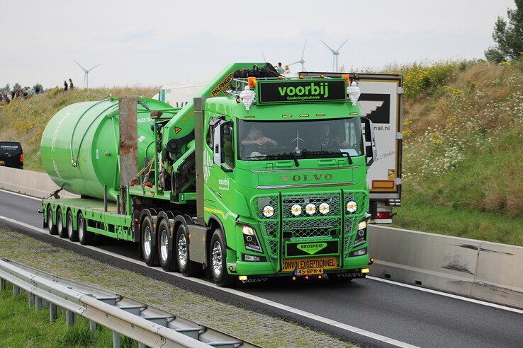 In Beeld: Kampen loopt uit voor Broshuis Truckstar Festival konvooi - Foto: Hardo Junte