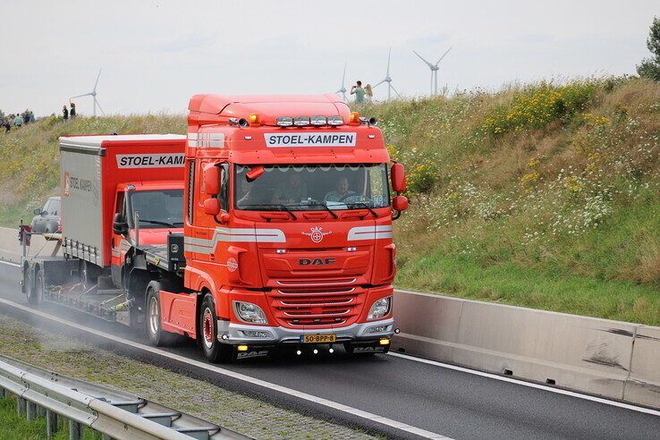 In Beeld: Kampen loopt uit voor Broshuis Truckstar Festival konvooi - Foto: Hardo Junte