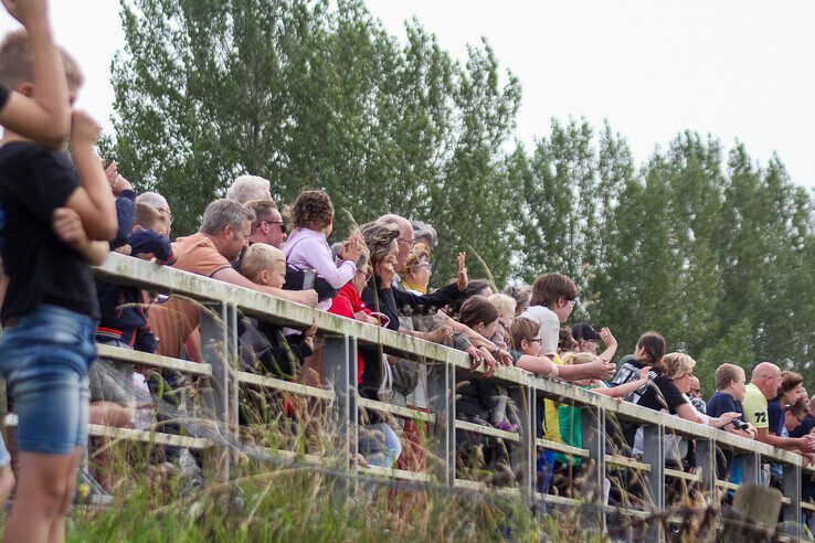 In Beeld: Kampen loopt uit voor Broshuis Truckstar Festival konvooi - Foto: Pascal Winter