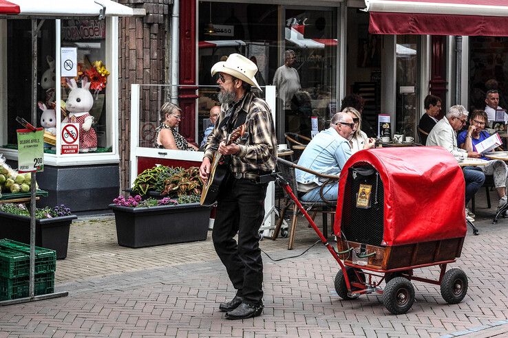 In beeld: Gezellig druk op een-na-laatste Kamper Ui(t)dag van het jaar - Foto: Pascal Winter