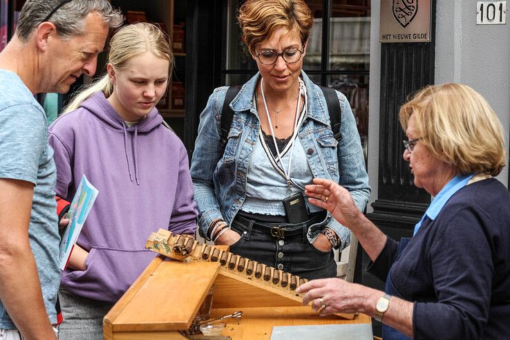 In beeld: Gezellig druk op een-na-laatste Kamper Ui(t)dag van het jaar - Foto: Pascal Winter