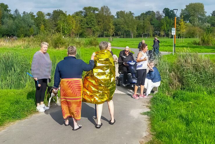 Binnen 20 minuten woeden er twee middelbranden in Kampen: Evacuatie bij zwembadbrand en flinke buitenbrand - Foto: Joop van Dijk