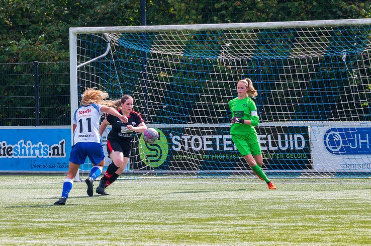 In beeld: ZAC Vrouwen probleemloos langs Go Ahead Kampen - Foto: Peter Denekamp