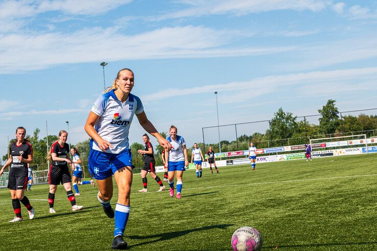 In beeld: ZAC Vrouwen probleemloos langs Go Ahead Kampen - Foto: Peter Denekamp