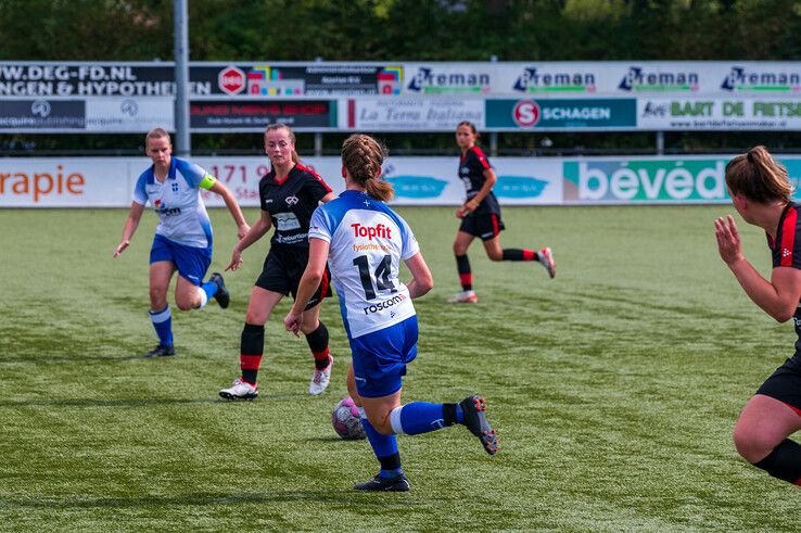 In beeld: ZAC Vrouwen probleemloos langs Go Ahead Kampen - Foto: Peter Denekamp